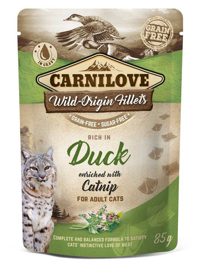 Pouch Carnilove riche en canard et herbe à chat - alimentation humide naturelle pour chats gourmands